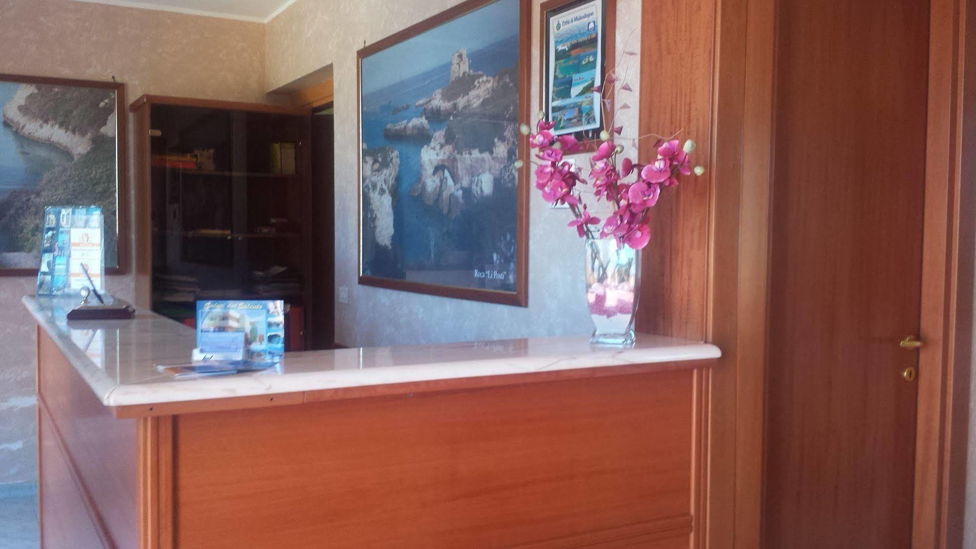 Hotel Mare Blu Torre dell'Orso Eksteriør billede